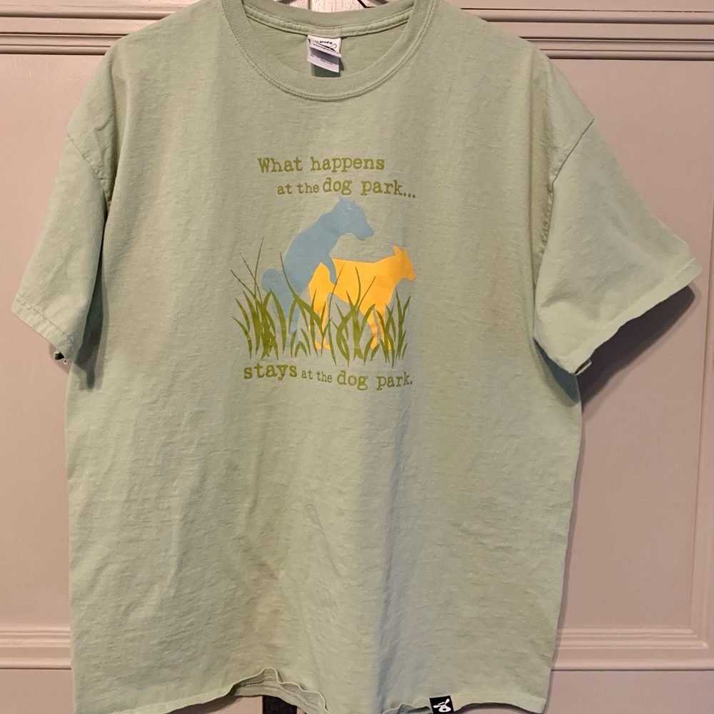 What Happens in the Dog Park Stays in the Dog Park Teeshirt Sz ~> XL